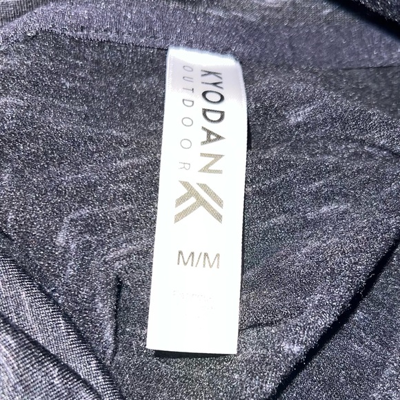 Kyodan Womens Top Athletic Sweatshirt Medium Black Cowl Neck Thumb Hole Pockets - Picture 8 of 8